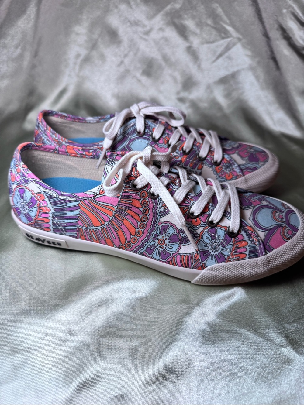 SeaVees Floral Lace-Up Low Top Sneakers in Pink and Purple size 6.5 Women’s - Picture 4 of 8